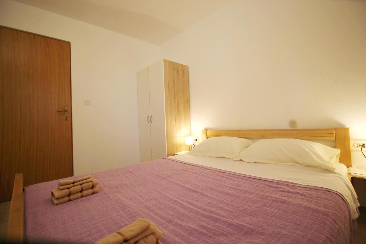 Apartment Suzy Nin Bagian luar foto