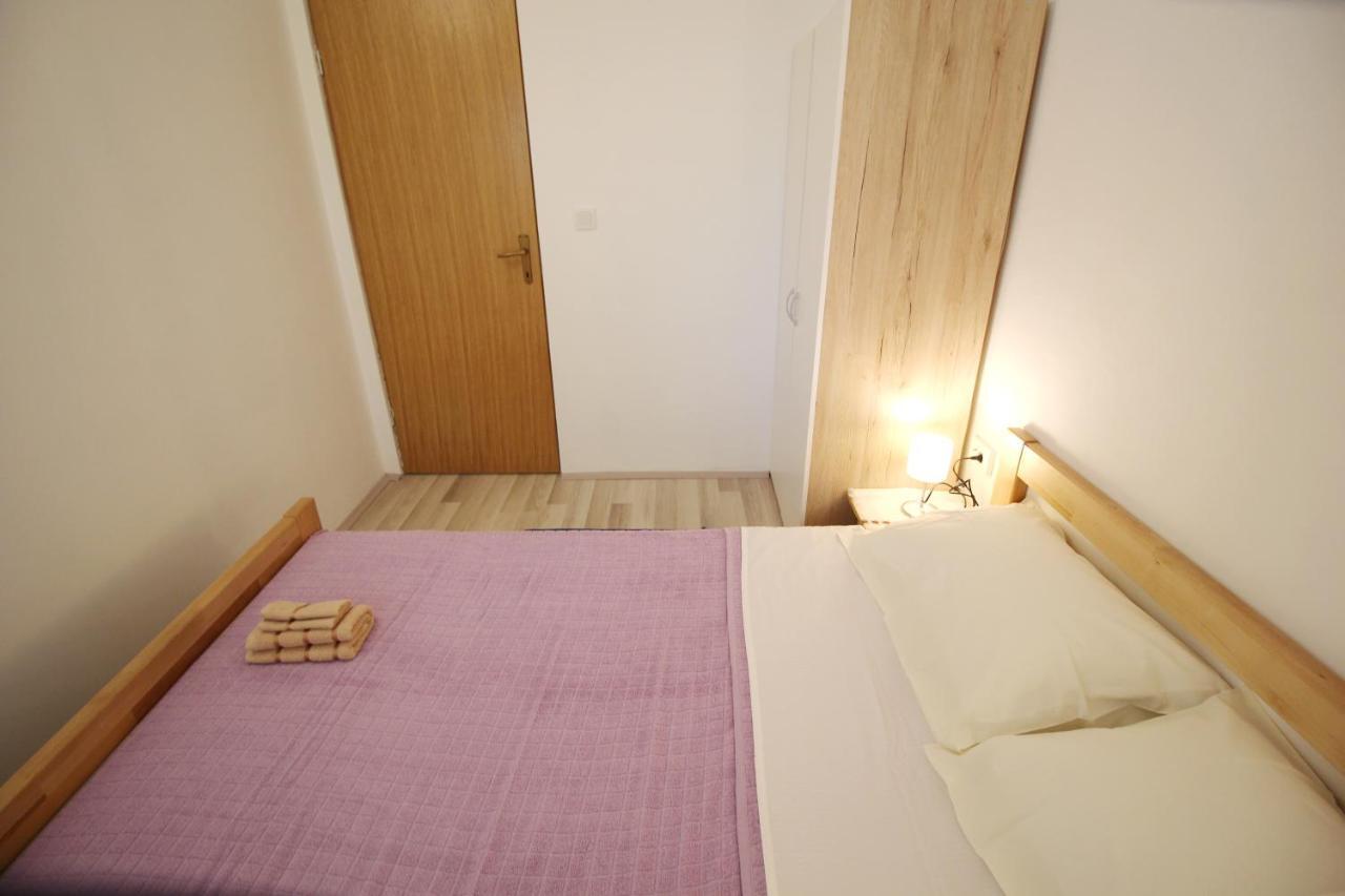 Apartment Suzy Nin Bagian luar foto