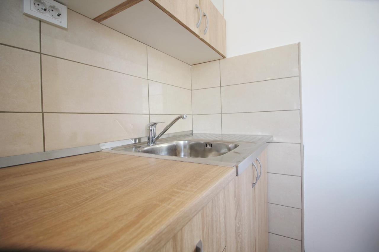 Apartment Suzy Nin Bagian luar foto