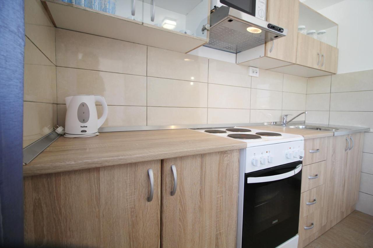 Apartment Suzy Nin Bagian luar foto